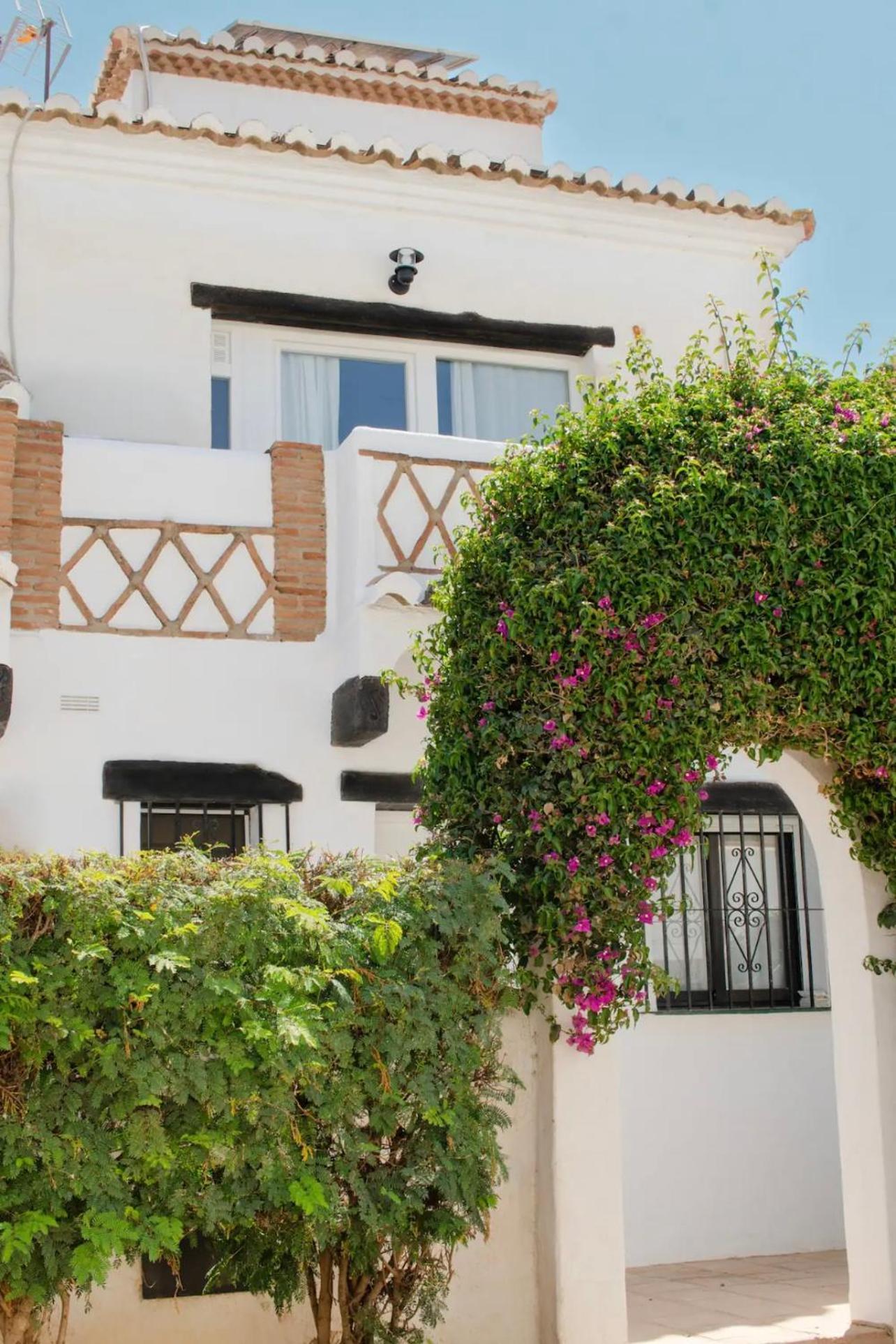 Mijas Costa - Beachside Apartment-B Sitio de Calahonda ภายนอก รูปภาพ