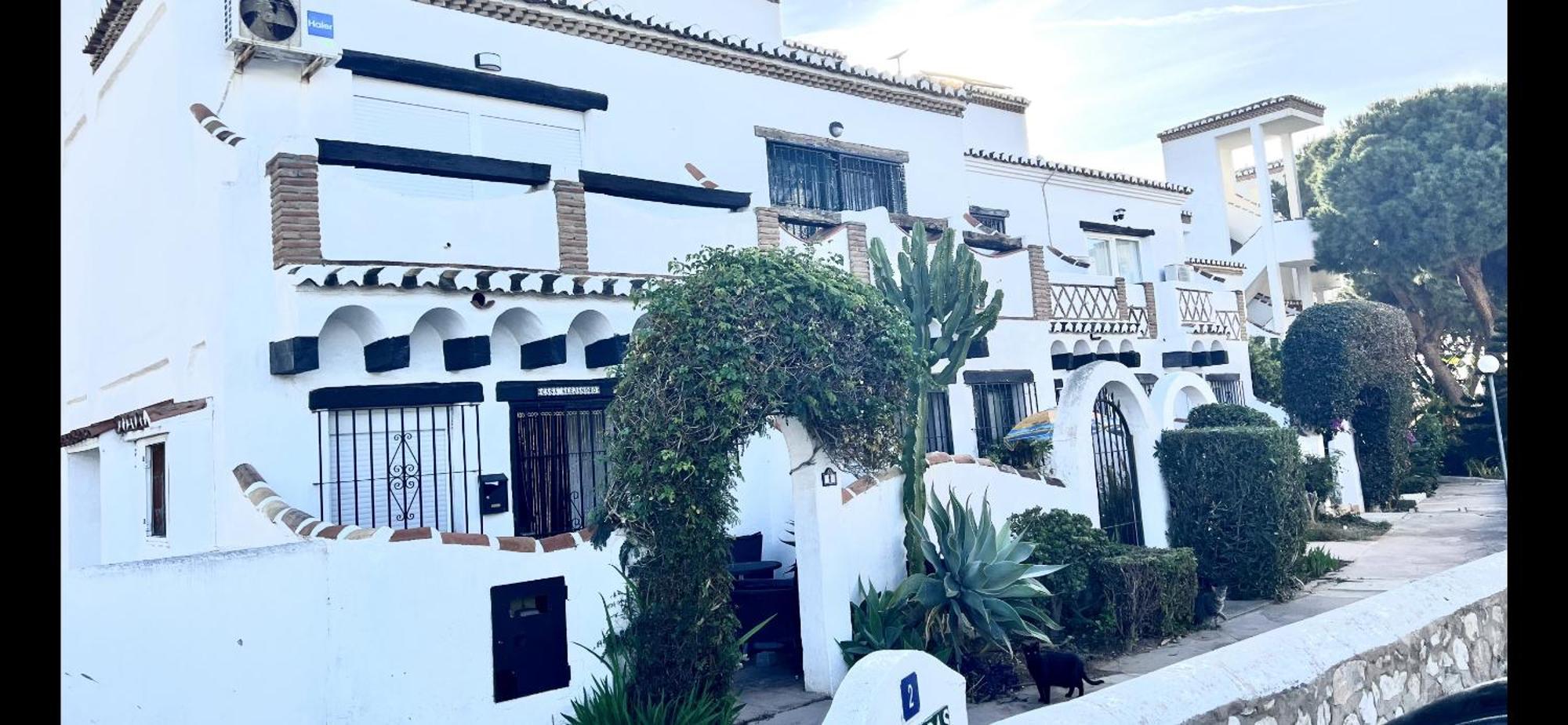 Mijas Costa - Beachside Apartment-B Sitio de Calahonda ภายนอก รูปภาพ