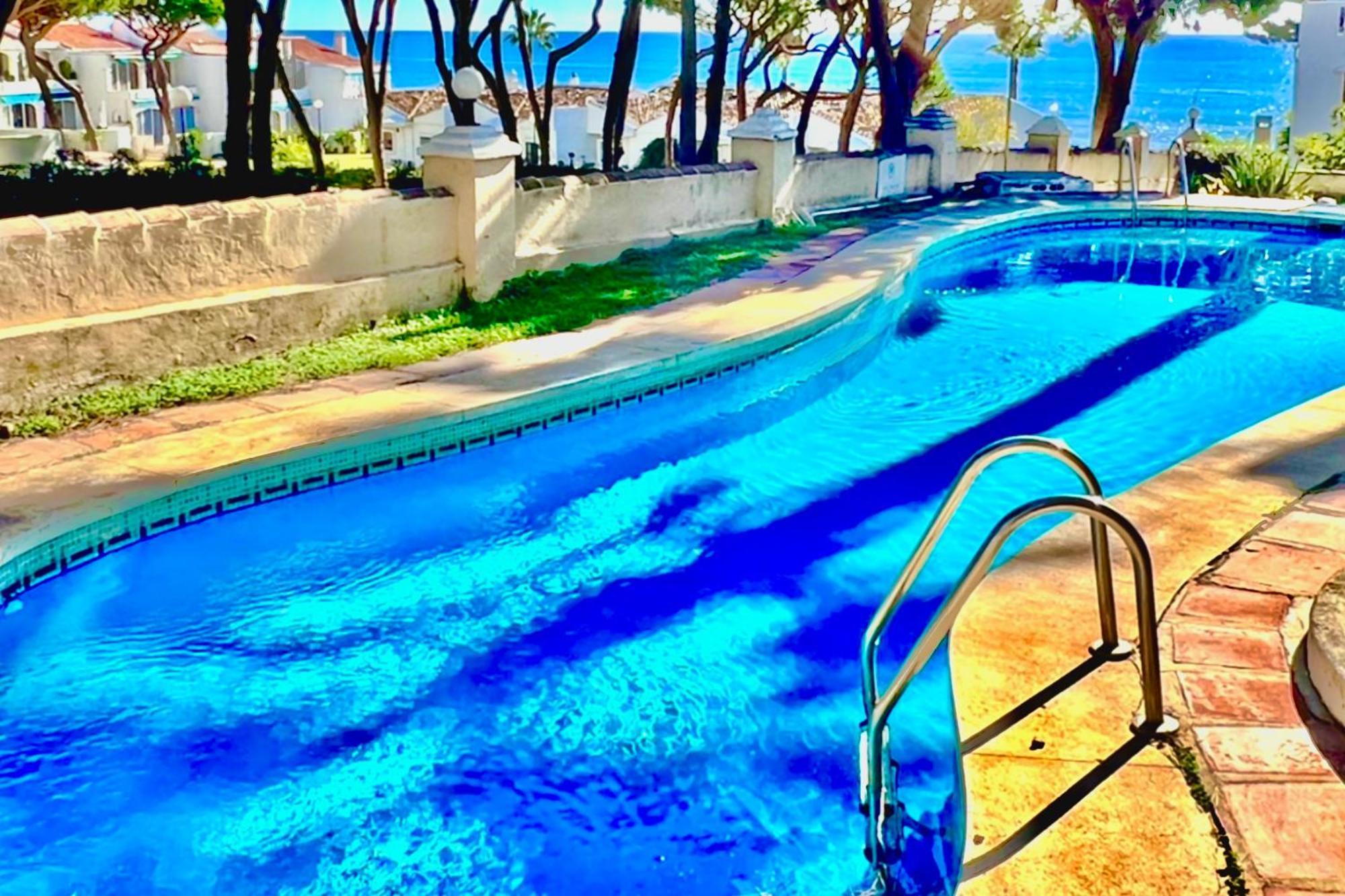 Mijas Costa - Beachside Apartment-B Sitio de Calahonda ภายนอก รูปภาพ