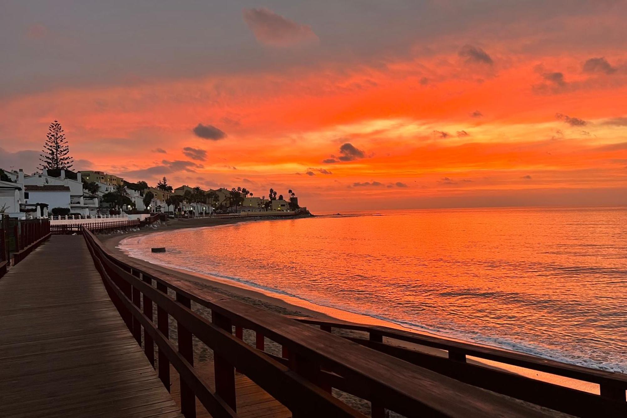 Mijas Costa - Beachside Apartment-B Sitio de Calahonda ภายนอก รูปภาพ