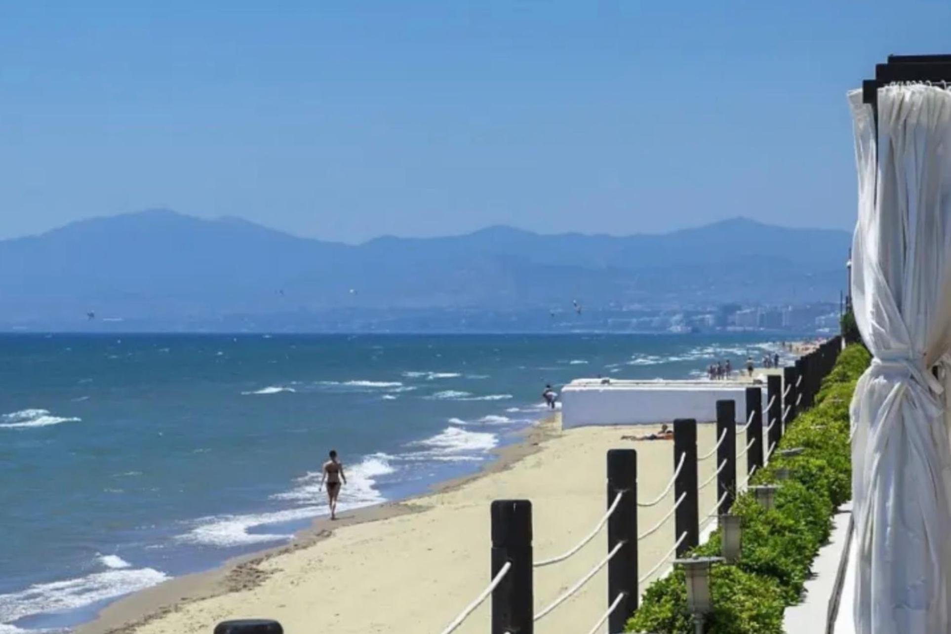 Mijas Costa - Beachside Apartment-B Sitio de Calahonda ภายนอก รูปภาพ